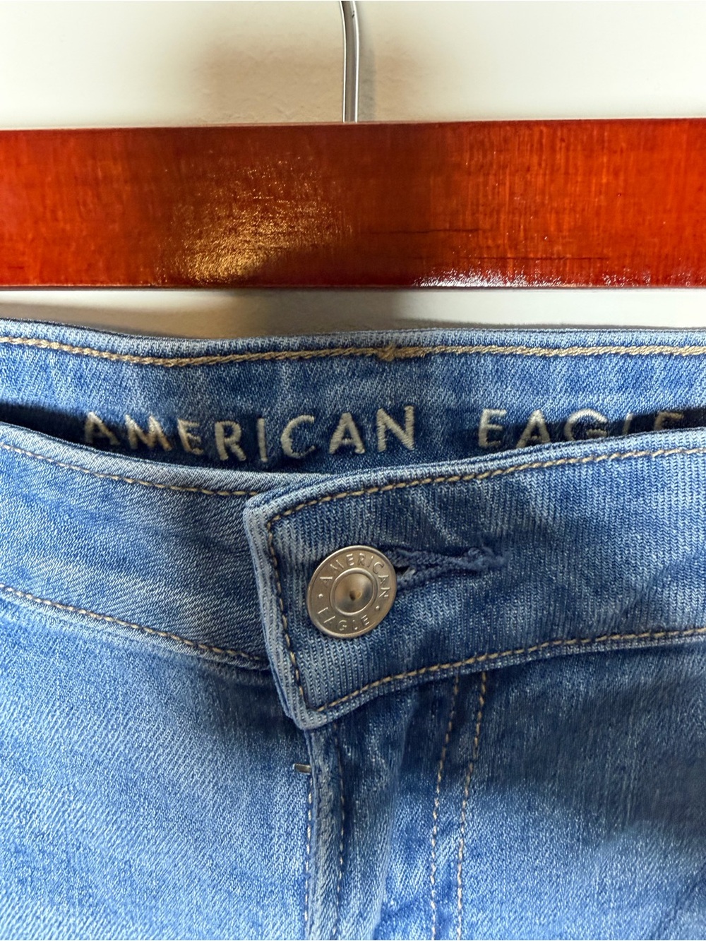American Eagle Super High-Rise Baggy Wide Leg Jeans Size 10 / 30 Medium Wash - Picture 7 of 11